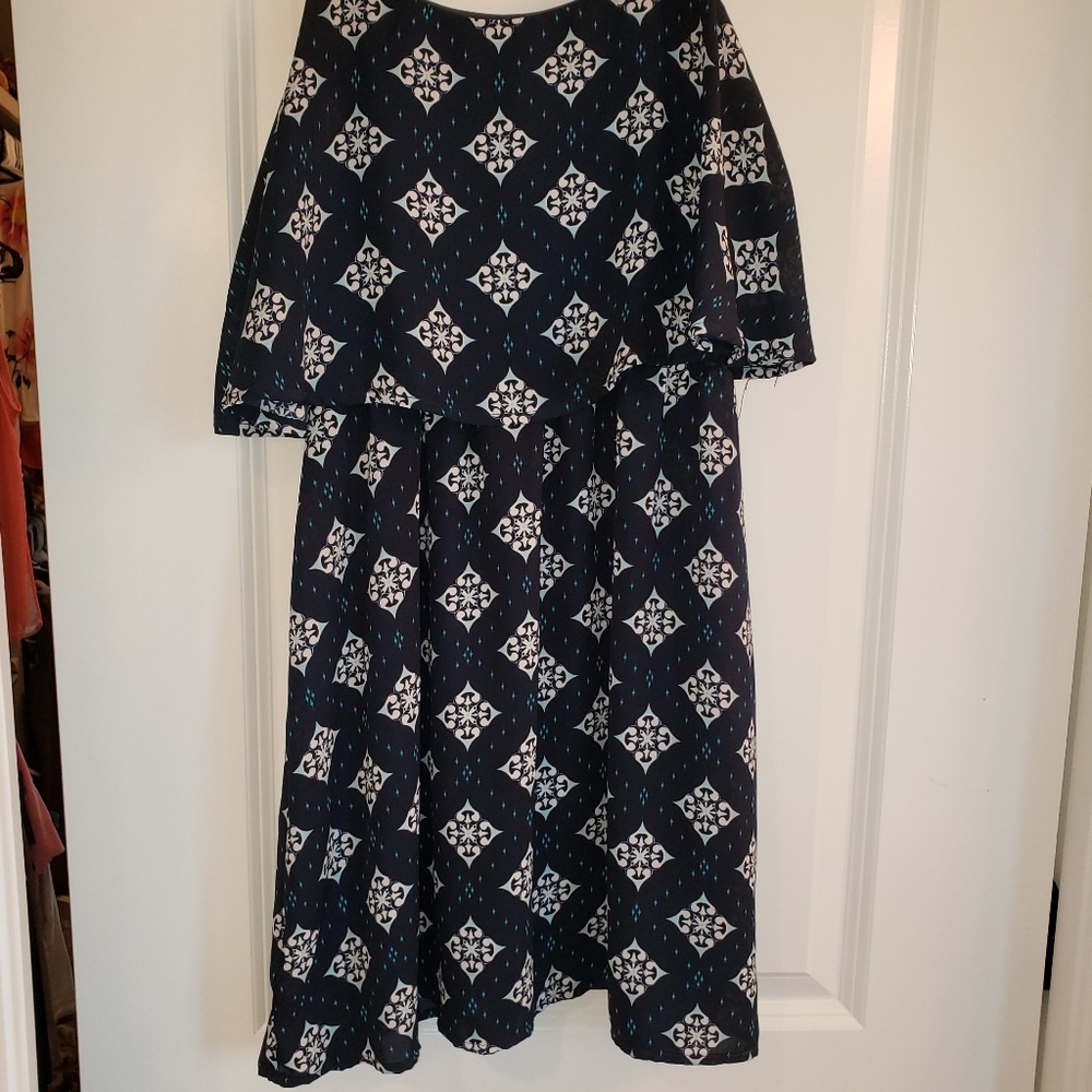 Navy blue strapless dress(runs alittle same)
